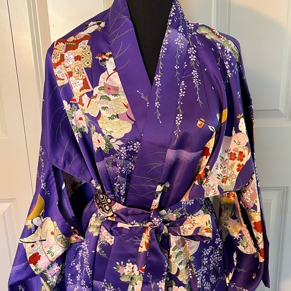 Purple Geisha Kimono - Picture 2 of 5